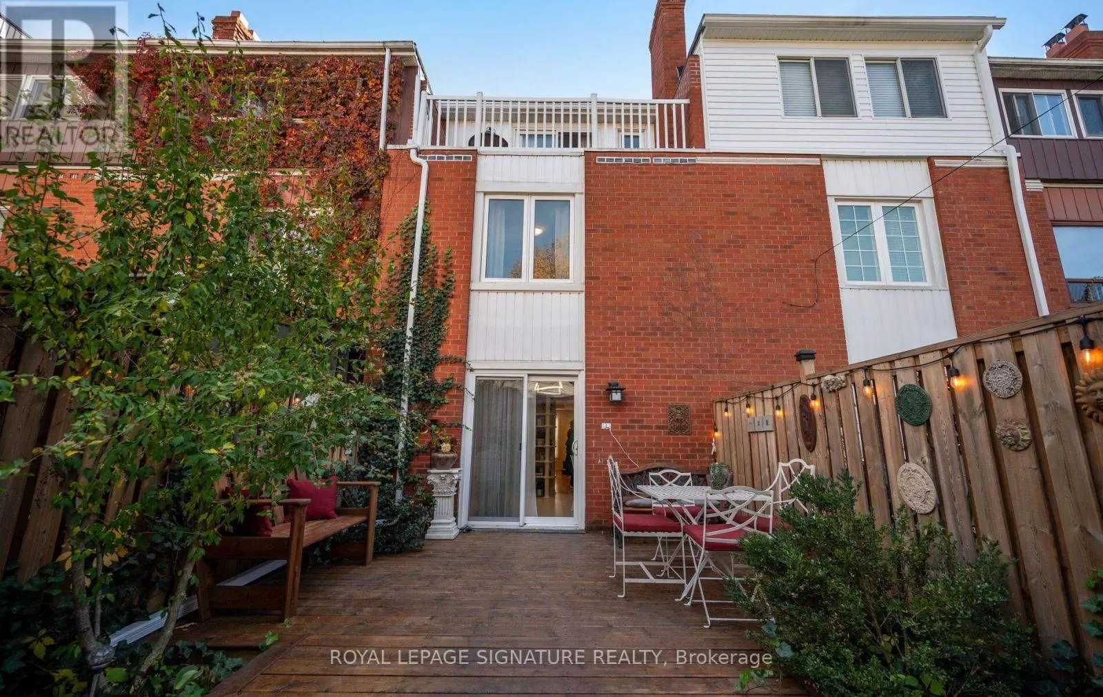 3160 DUNDAS STREET
