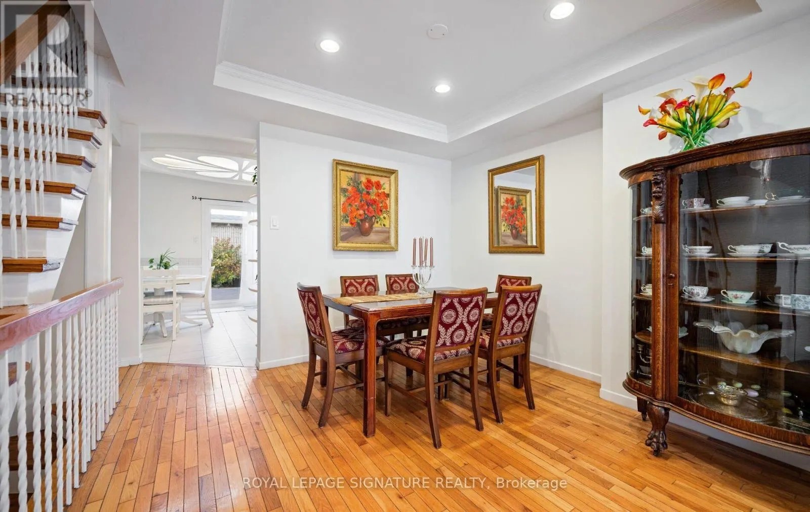 3160 DUNDAS STREET