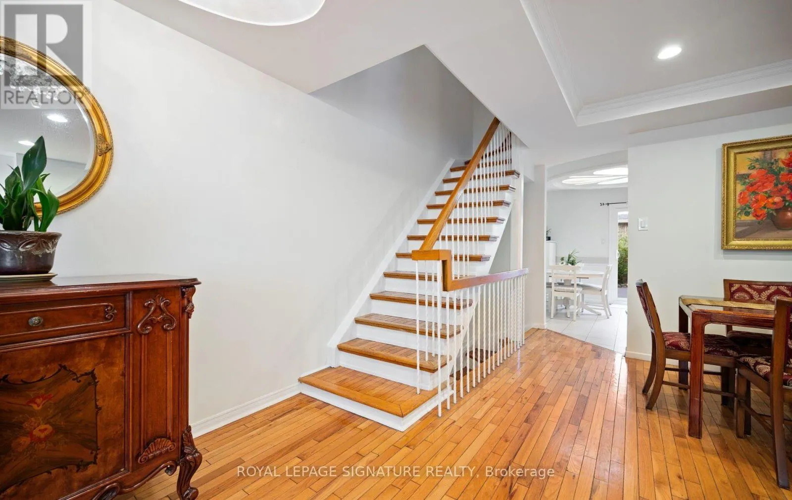 3160 DUNDAS STREET