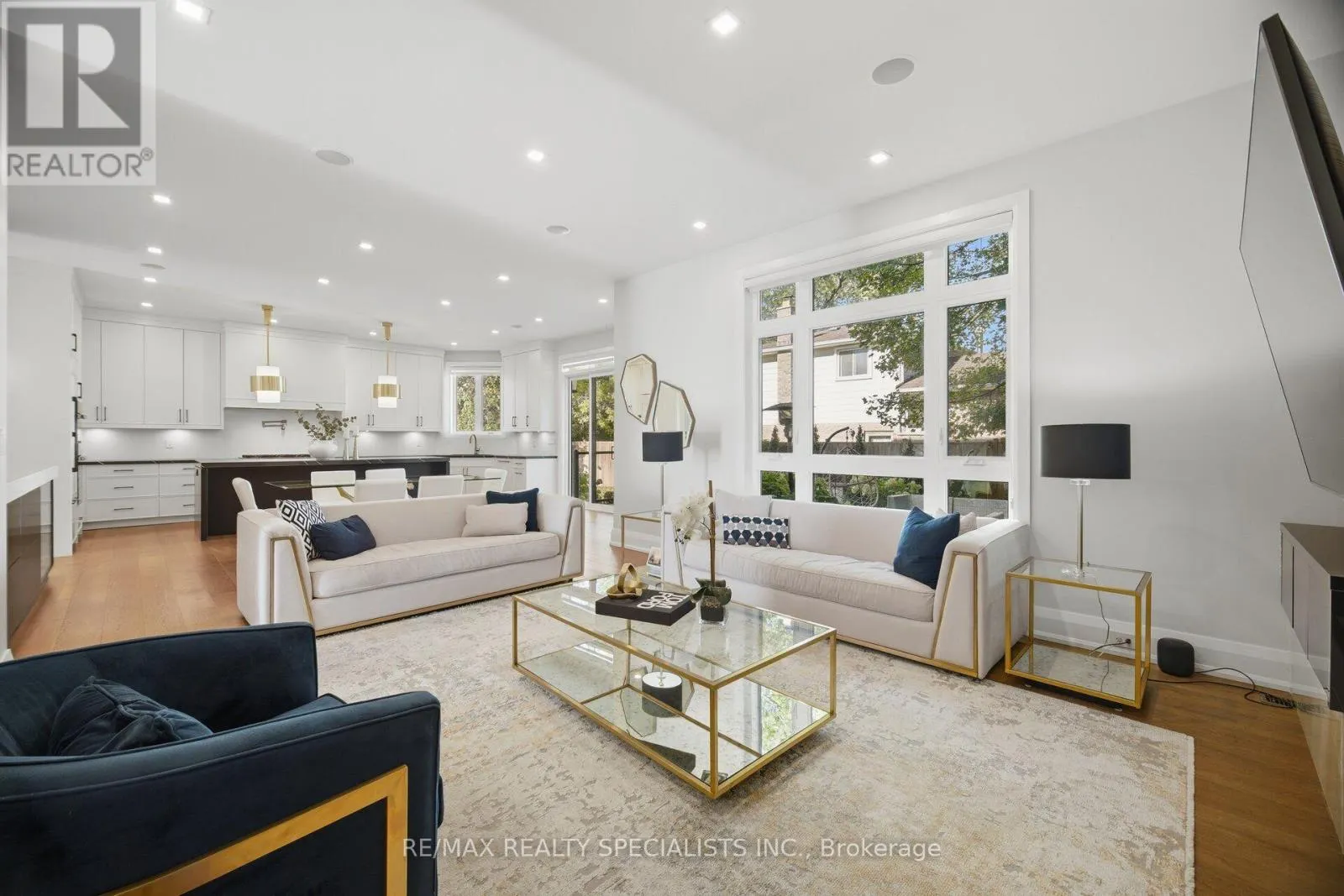 2107 LAKESHORE ROAD W