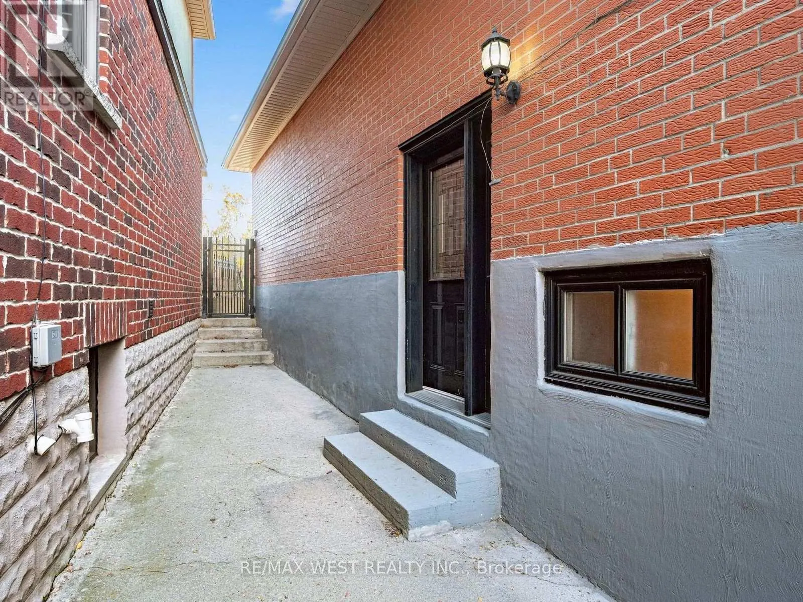 49 DYNEVOR ROAD