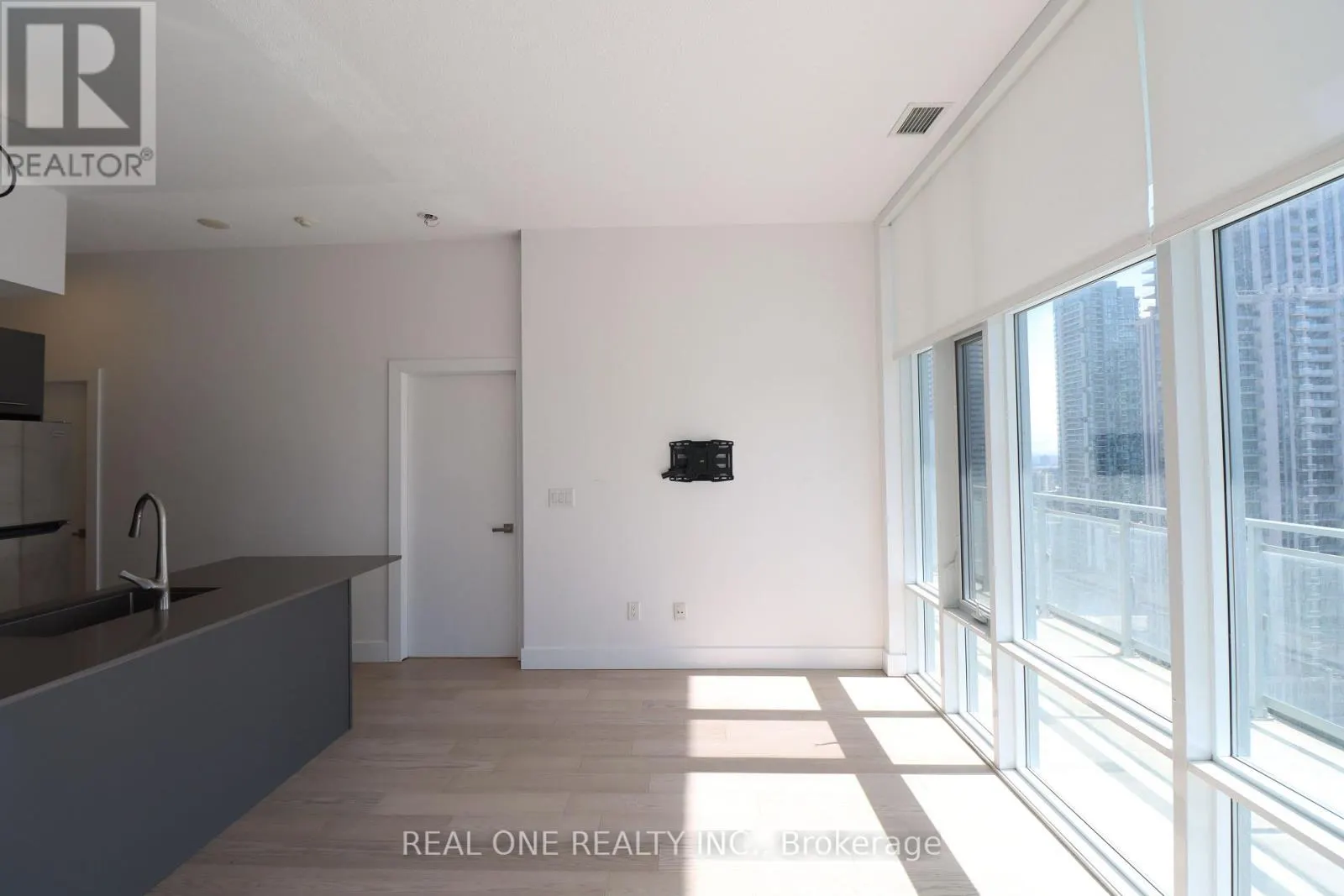2208 - 365 PRINCE OF WALES DRIVE