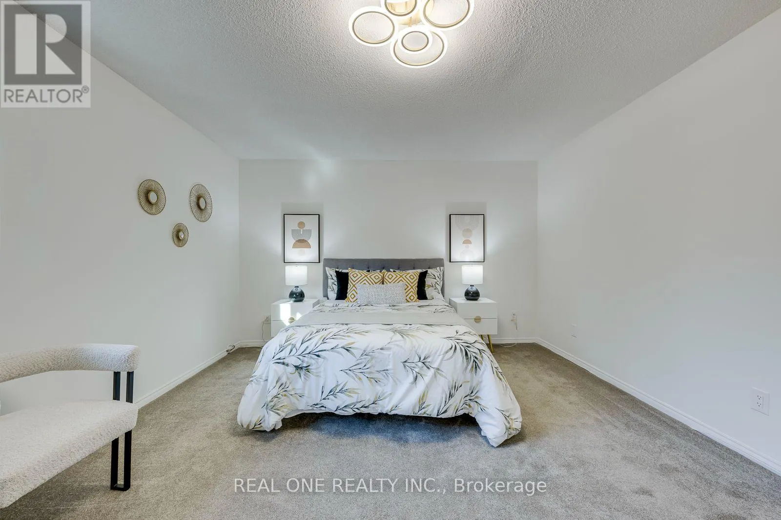 403 PARKRIDGE CRESCENT