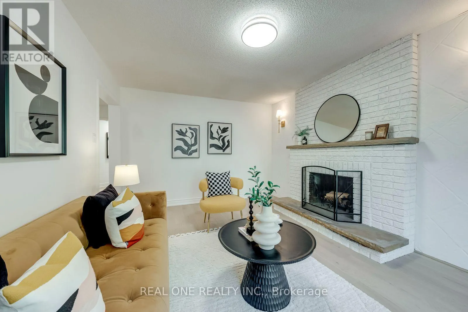 403 PARKRIDGE CRESCENT