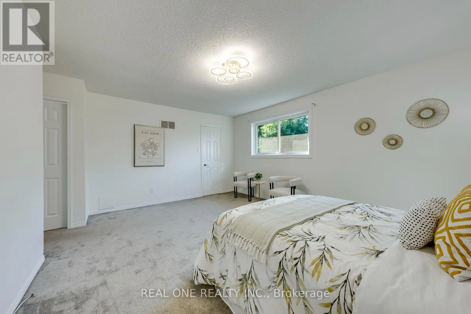 403 PARKRIDGE CRESCENT