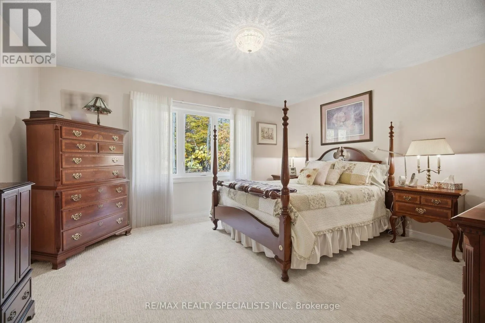 6 - 5490 GLEN ERIN DRIVE
