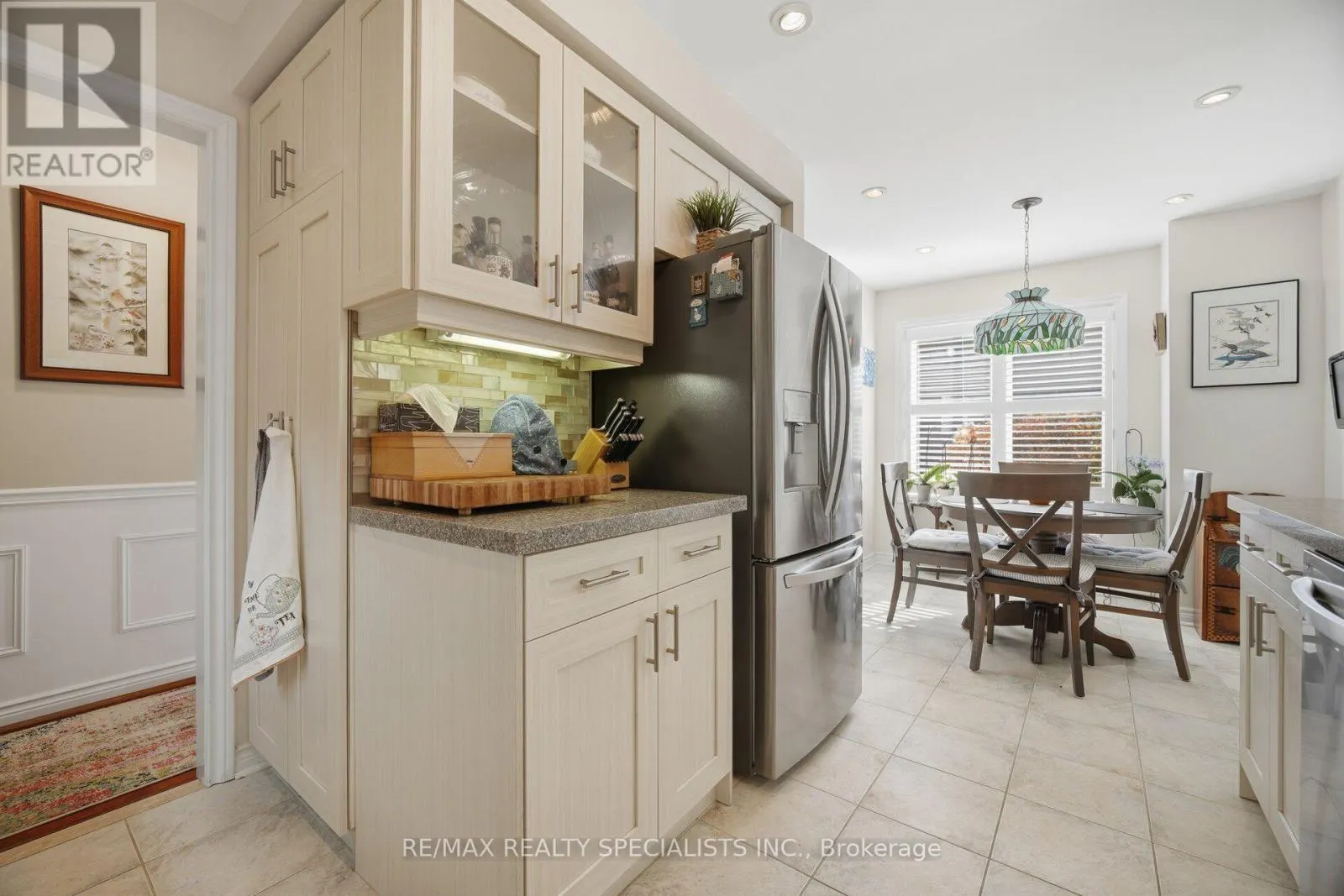 6 - 5490 GLEN ERIN DRIVE