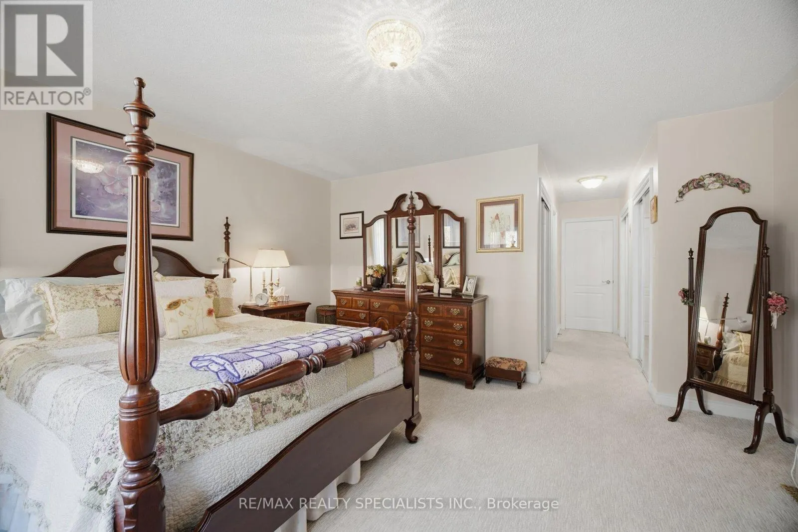6 - 5490 GLEN ERIN DRIVE