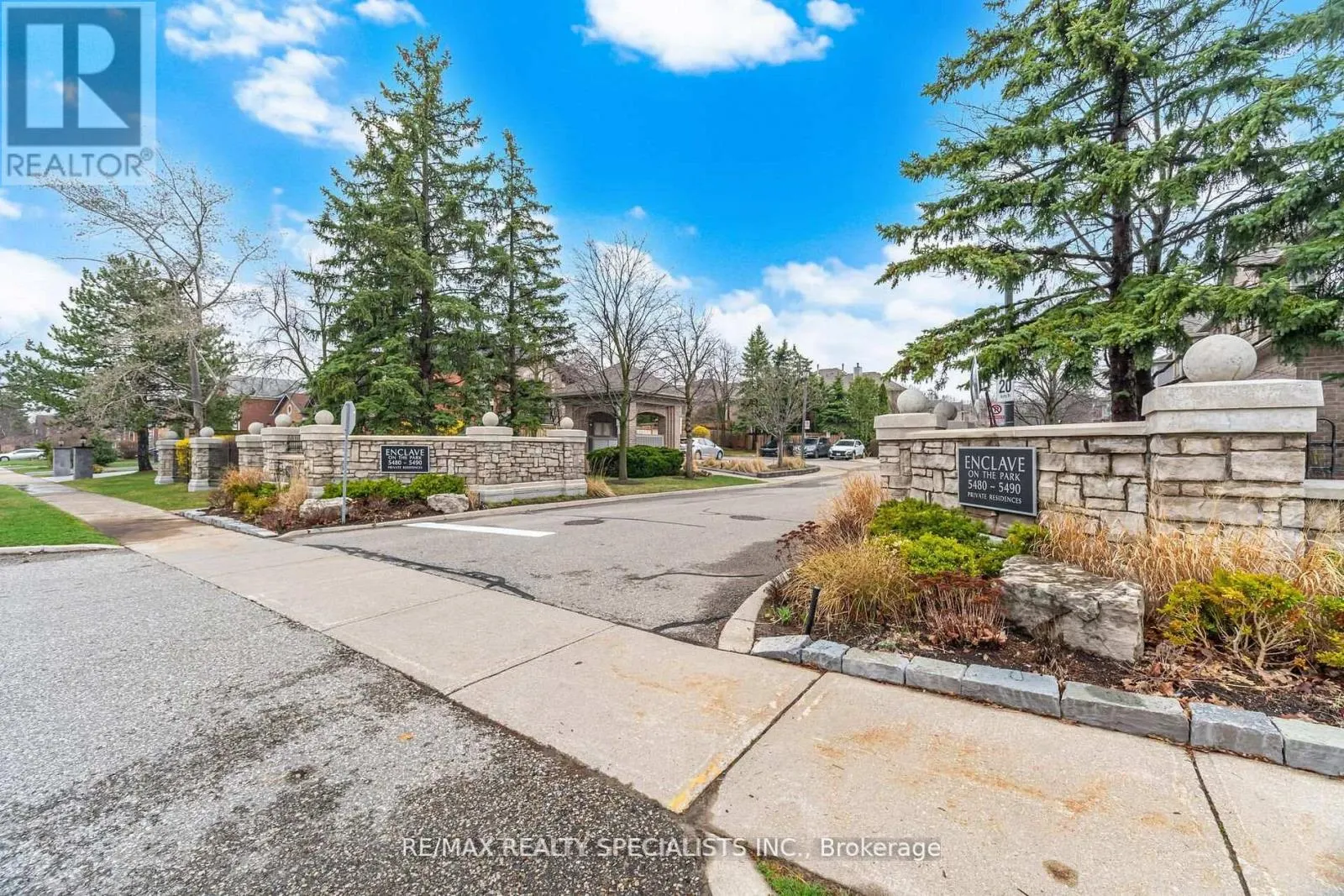 6 - 5490 GLEN ERIN DRIVE