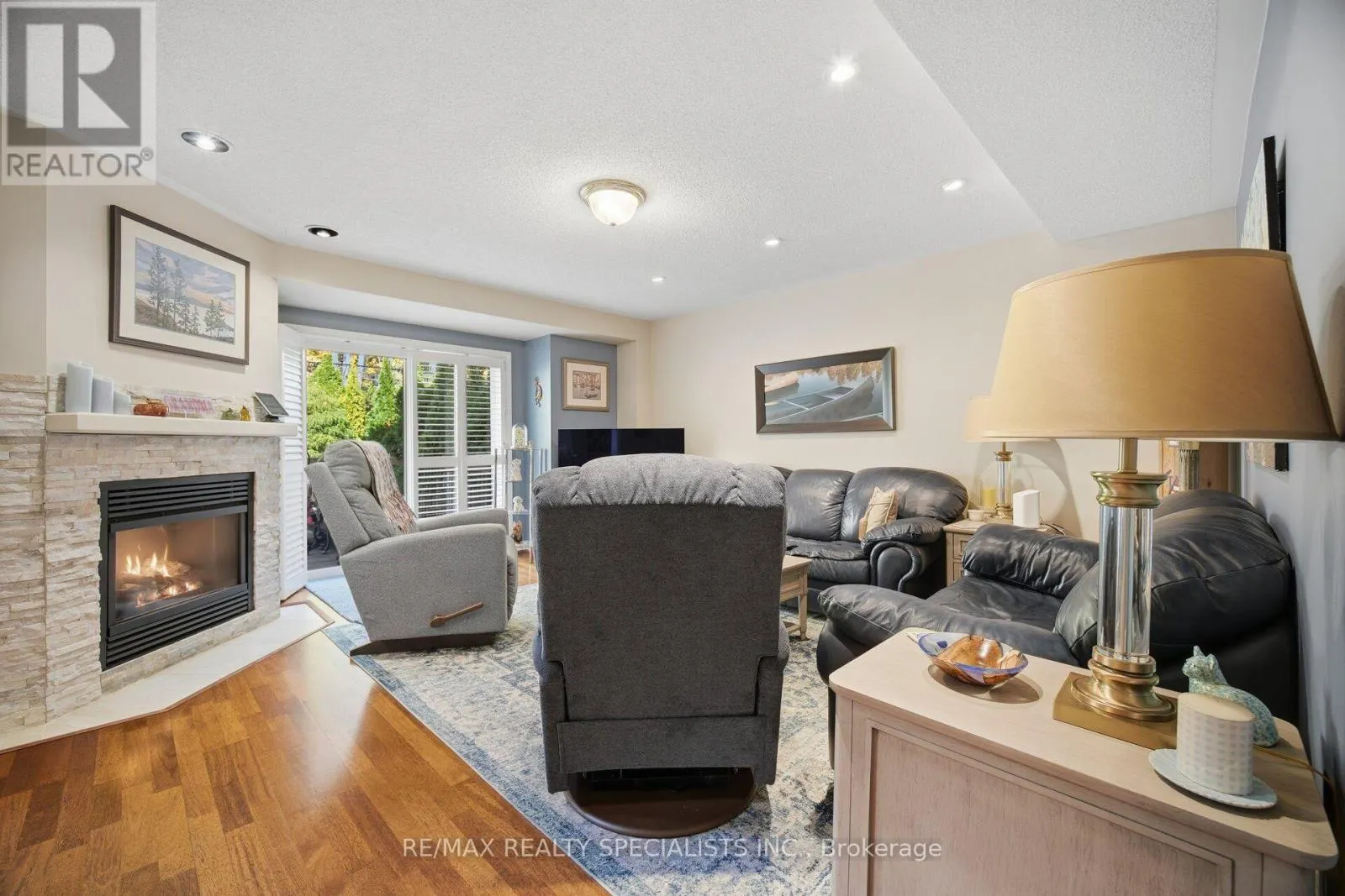 6 - 5490 GLEN ERIN DRIVE