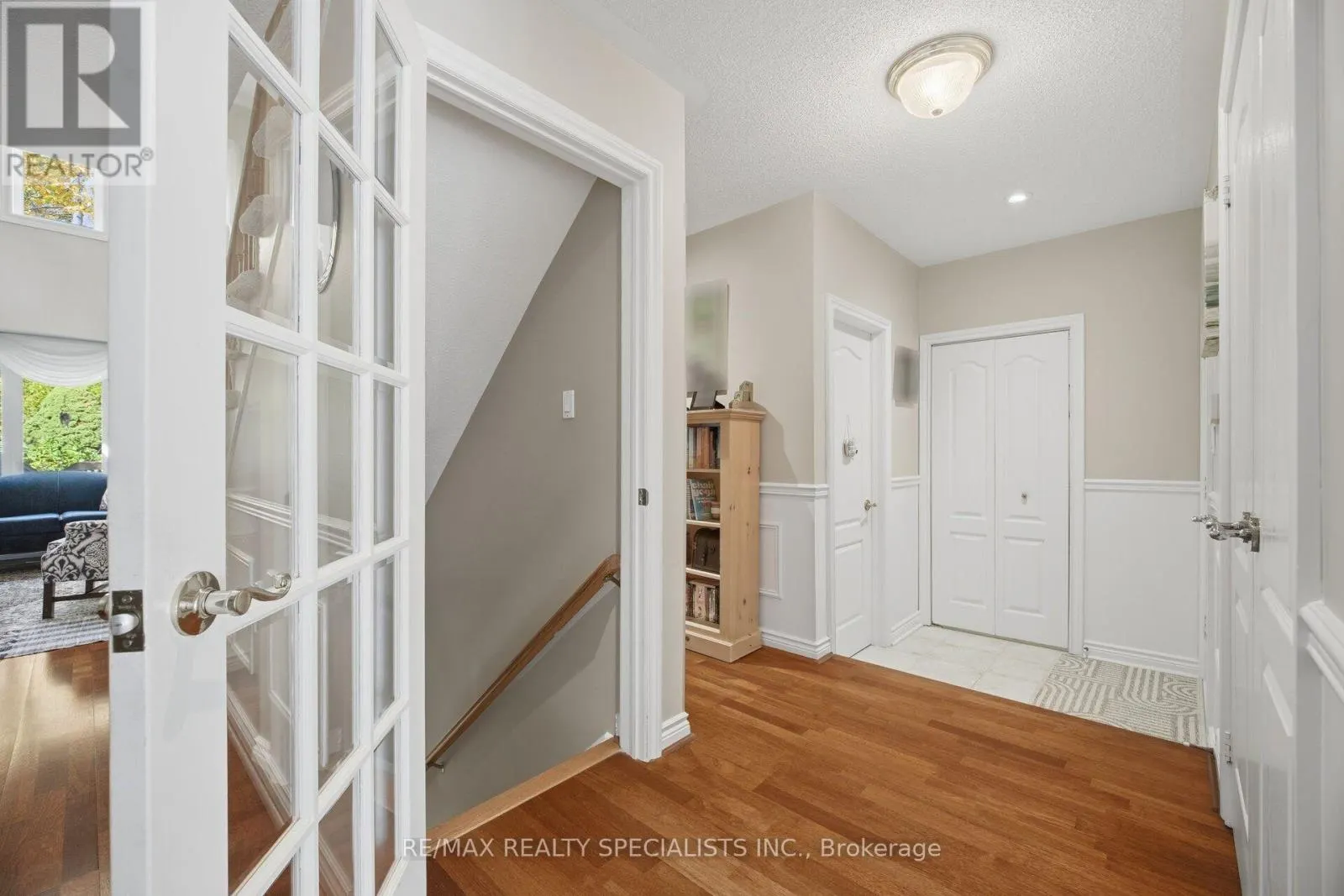 6 - 5490 GLEN ERIN DRIVE