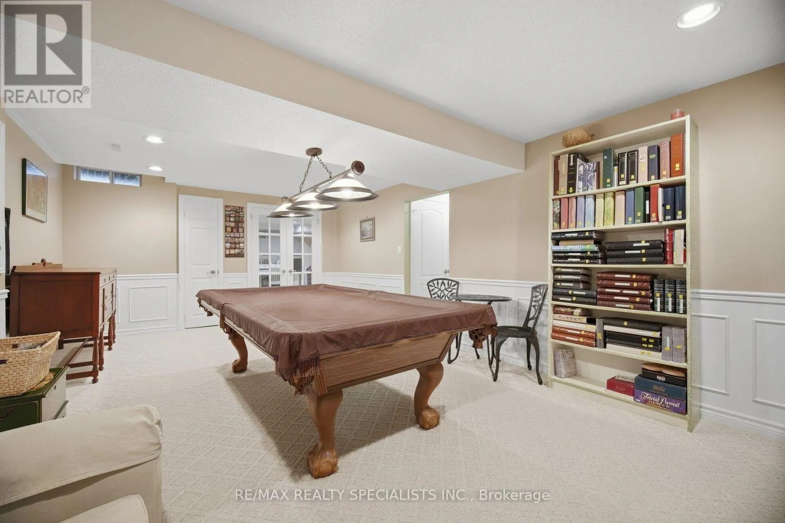 6 - 5490 GLEN ERIN DRIVE
