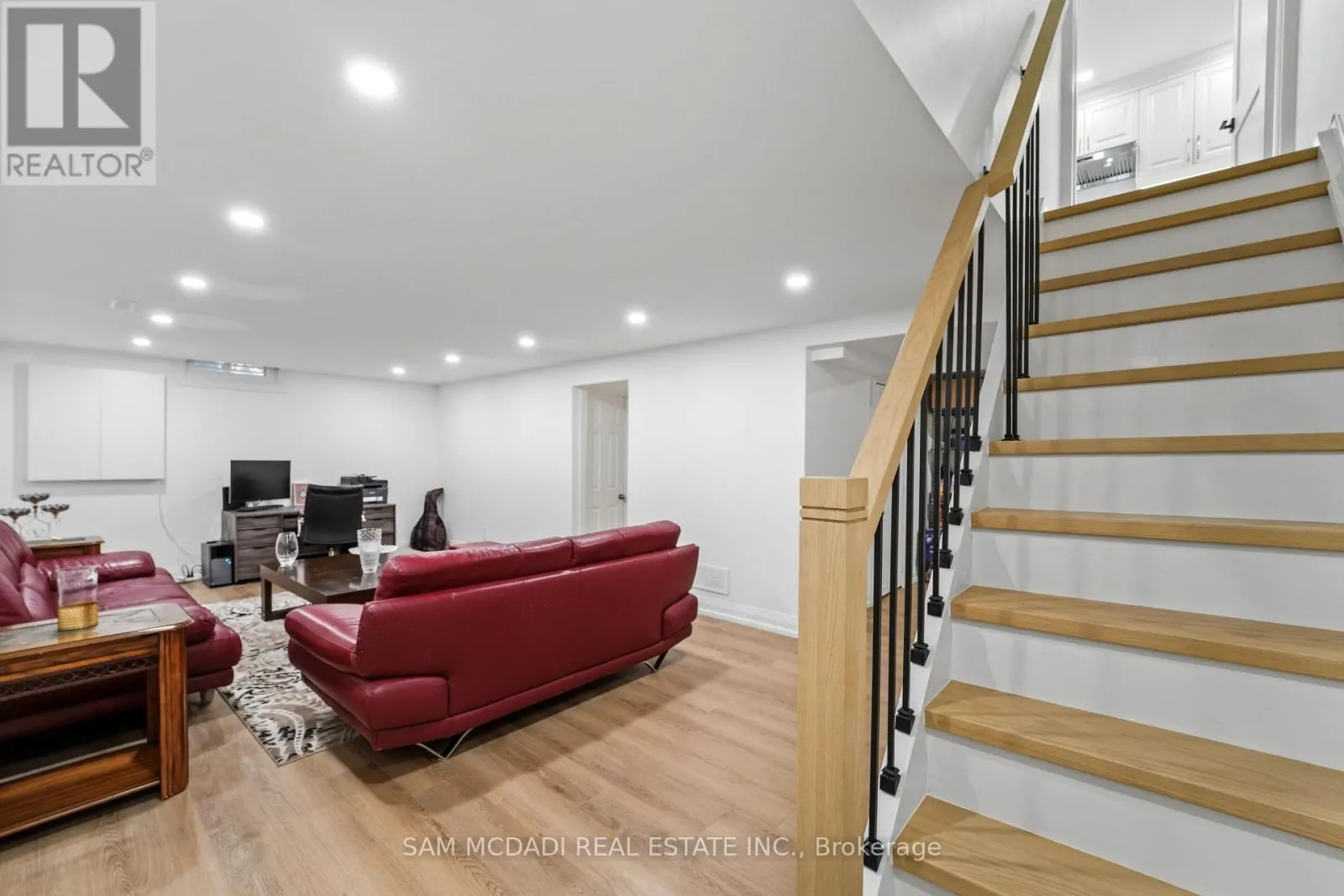 2290 DEVON ROAD