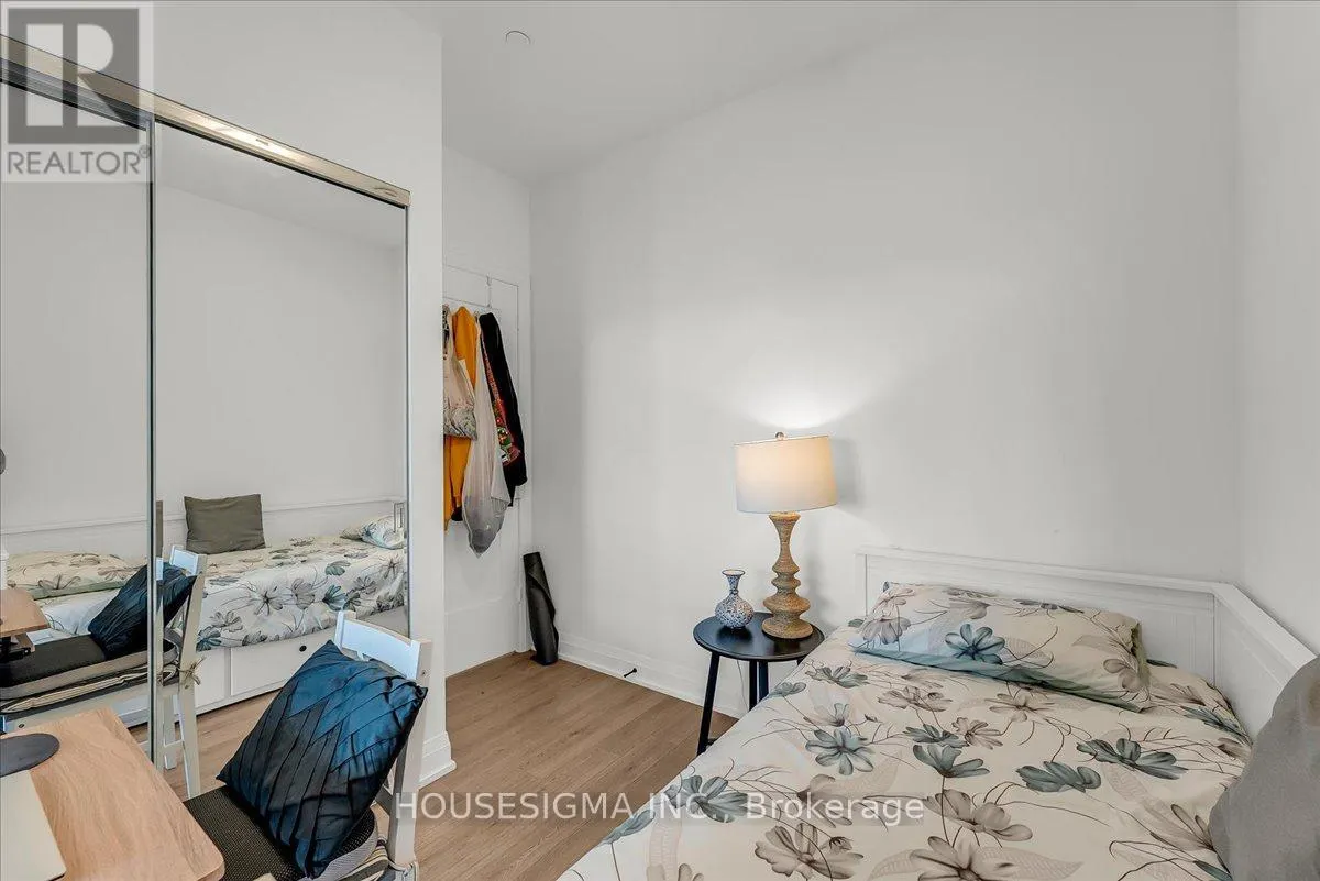 1006 - 50 GEORGE BUTCHART DRIVE