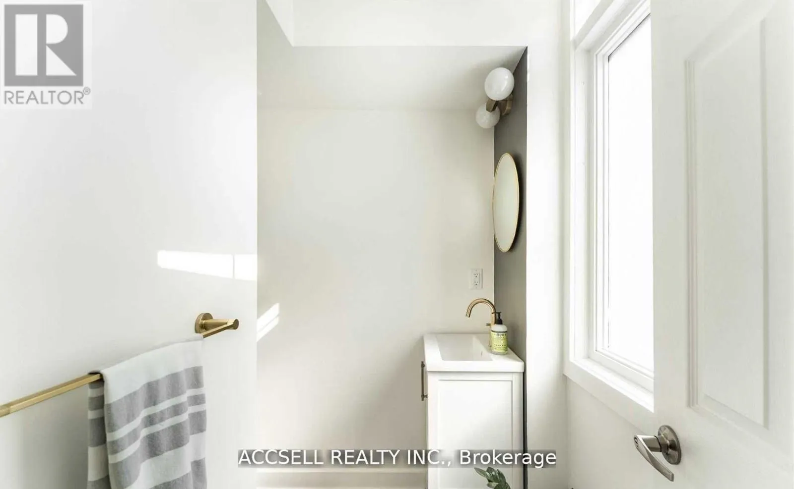 3400 LAKE SHORE BOULEVARD W