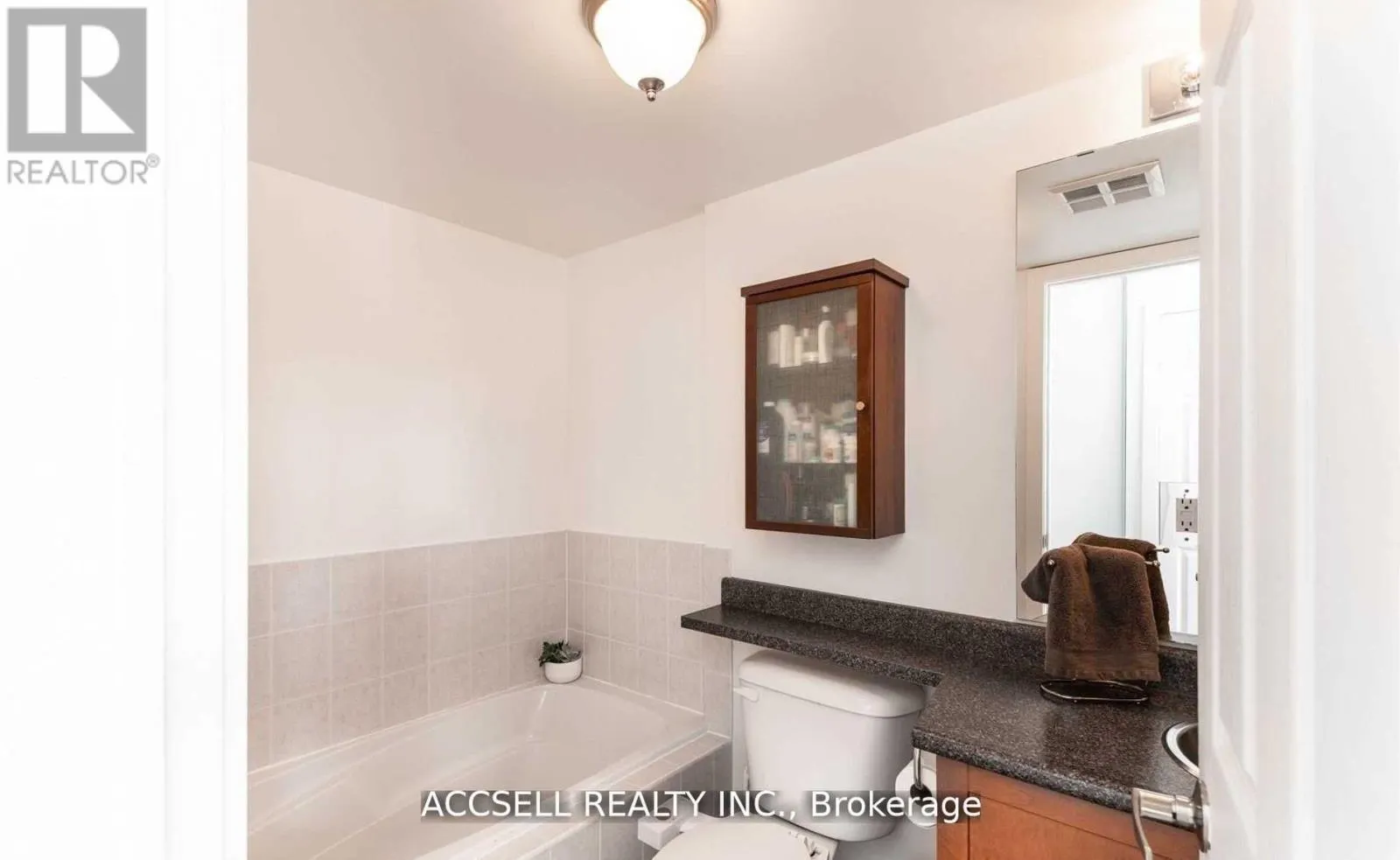3400 LAKE SHORE BOULEVARD W