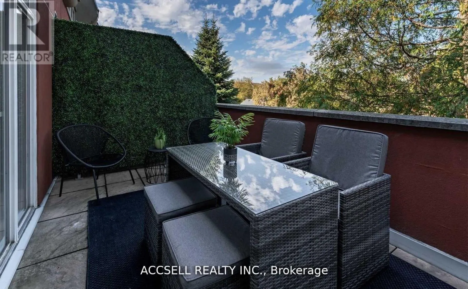 3400 LAKE SHORE BOULEVARD W