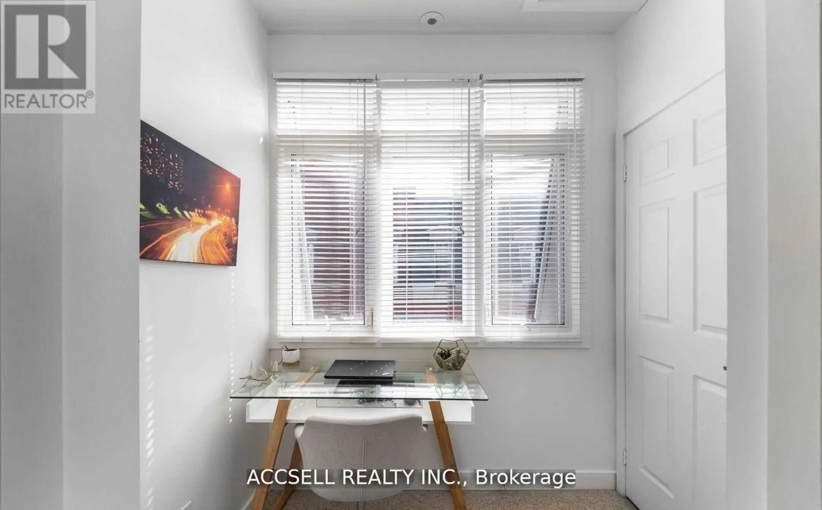 3400 LAKE SHORE BOULEVARD W