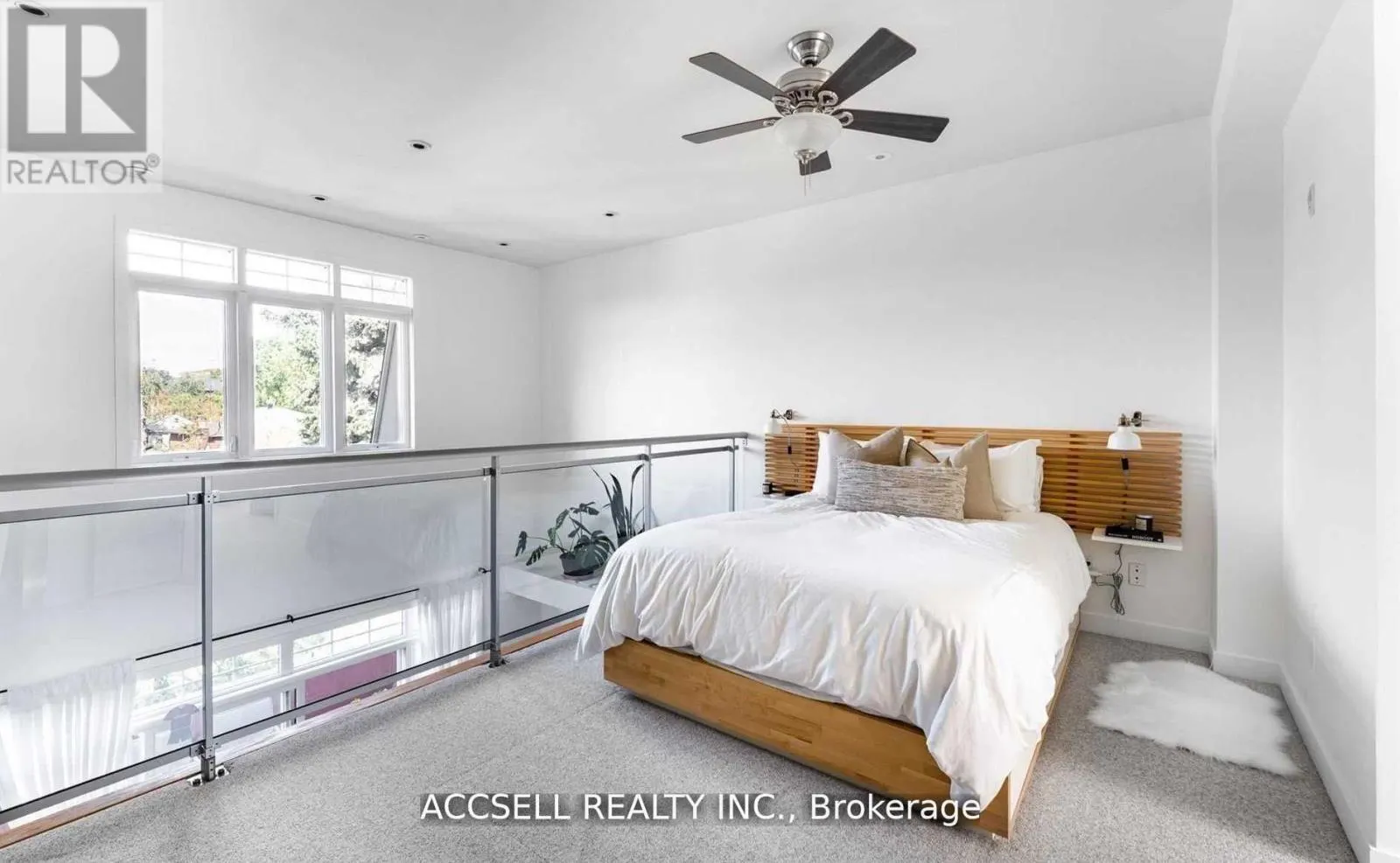 3400 LAKE SHORE BOULEVARD W