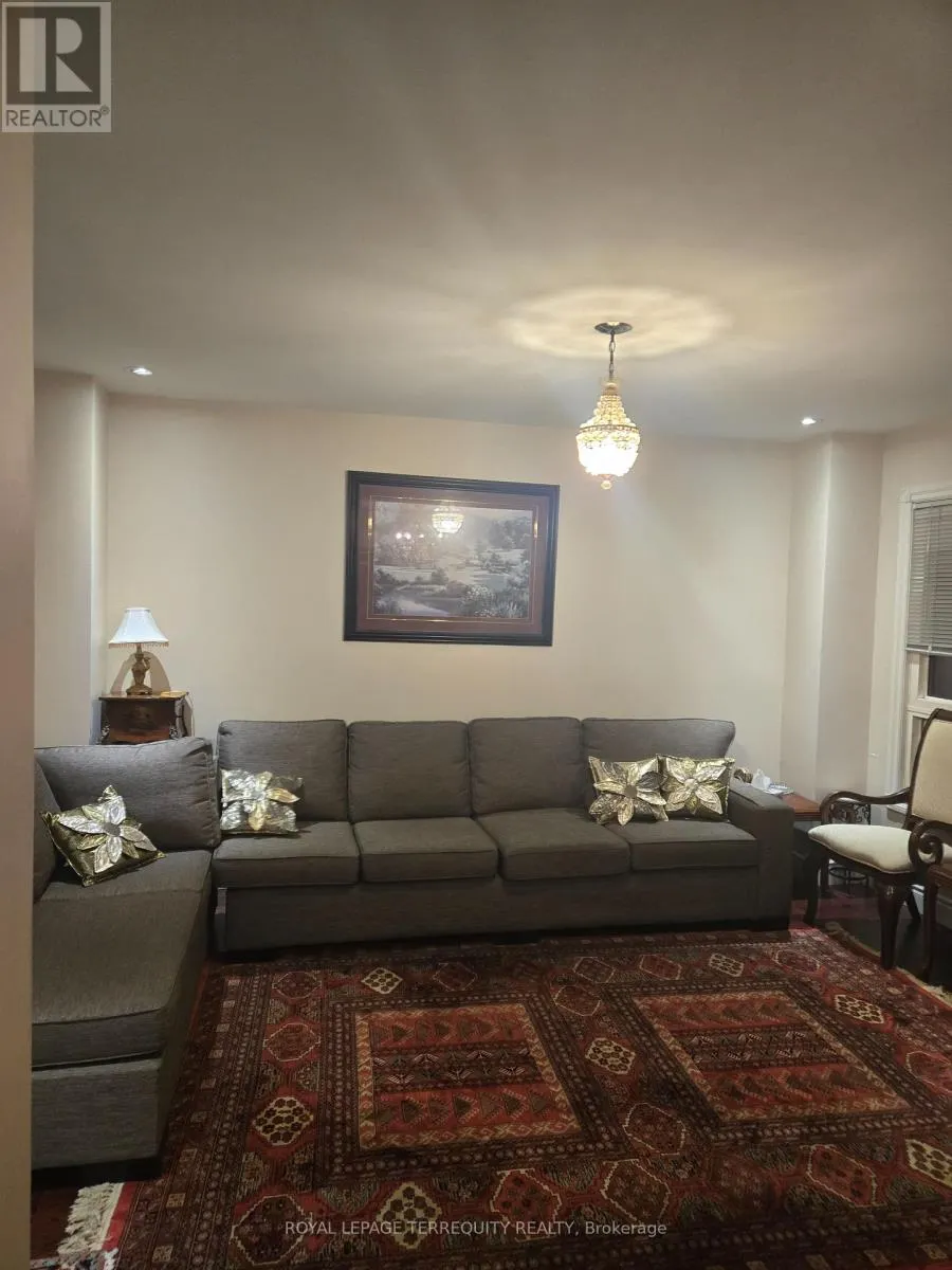 34 - 4635 REGENTS TERRACE