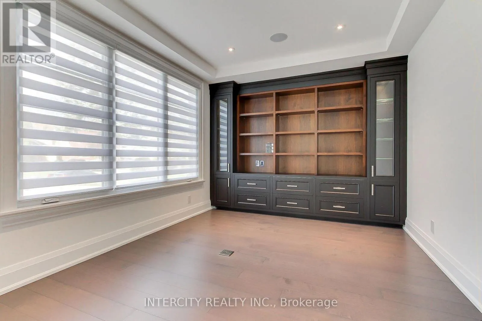 45 NORDALE CRESCENT