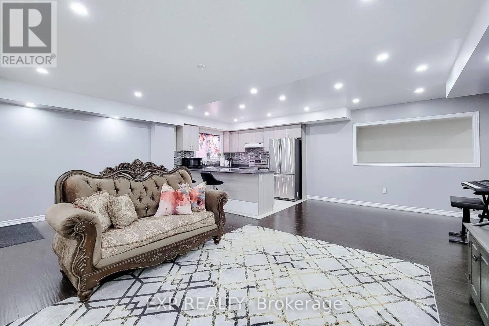 30 - 200 VETERANS DRIVE