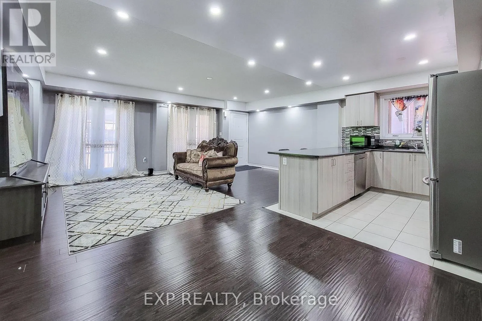 30 - 200 VETERANS DRIVE