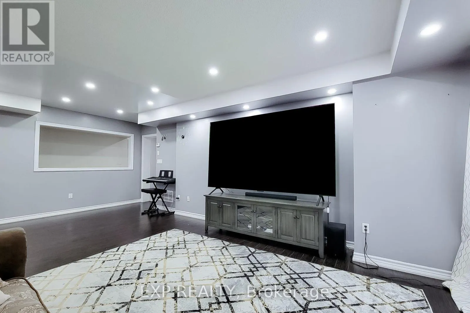30 - 200 VETERANS DRIVE