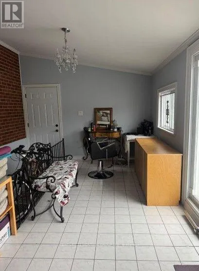 54 PETIOLE ROAD