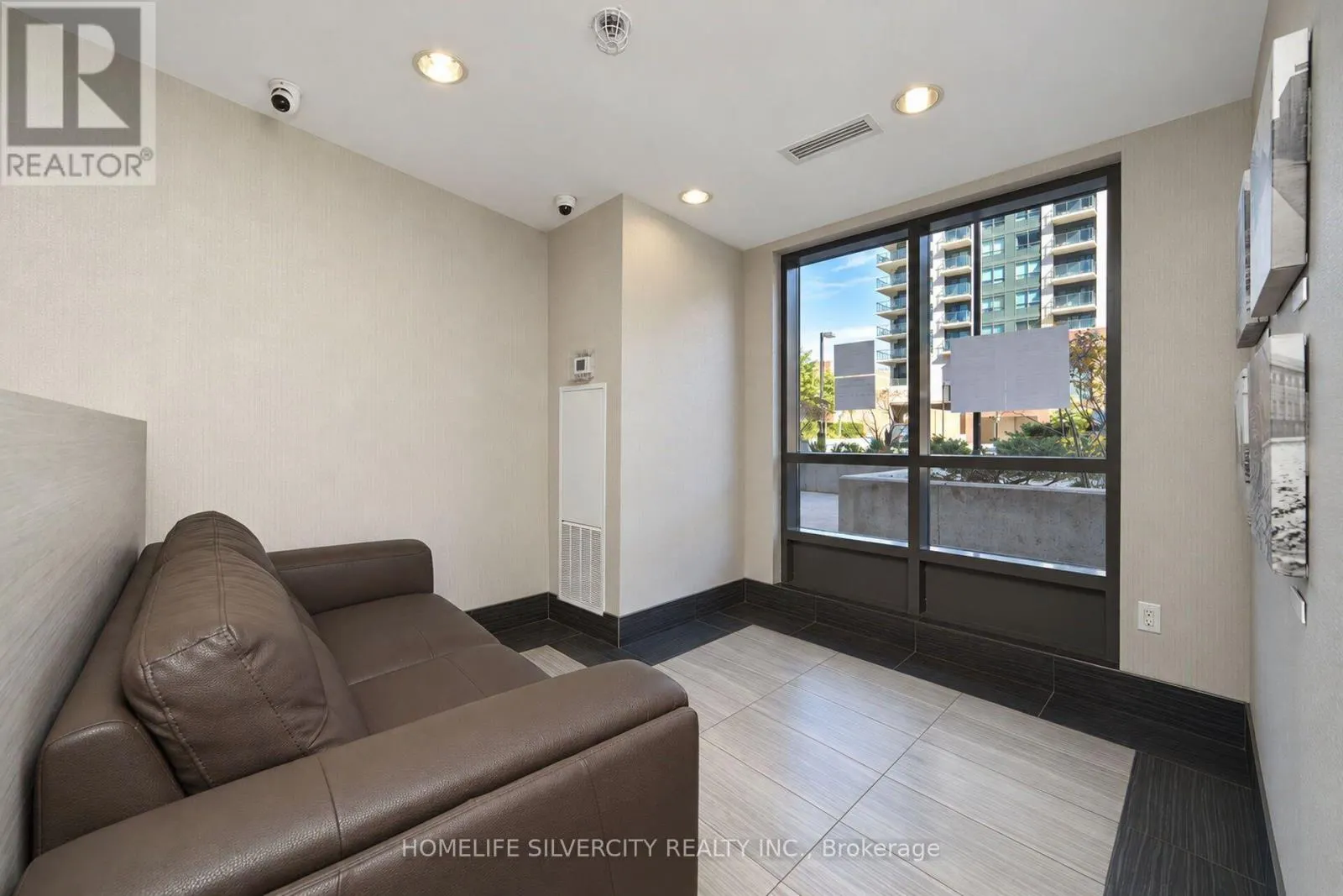 1405 - 1420 DUPONT STREET