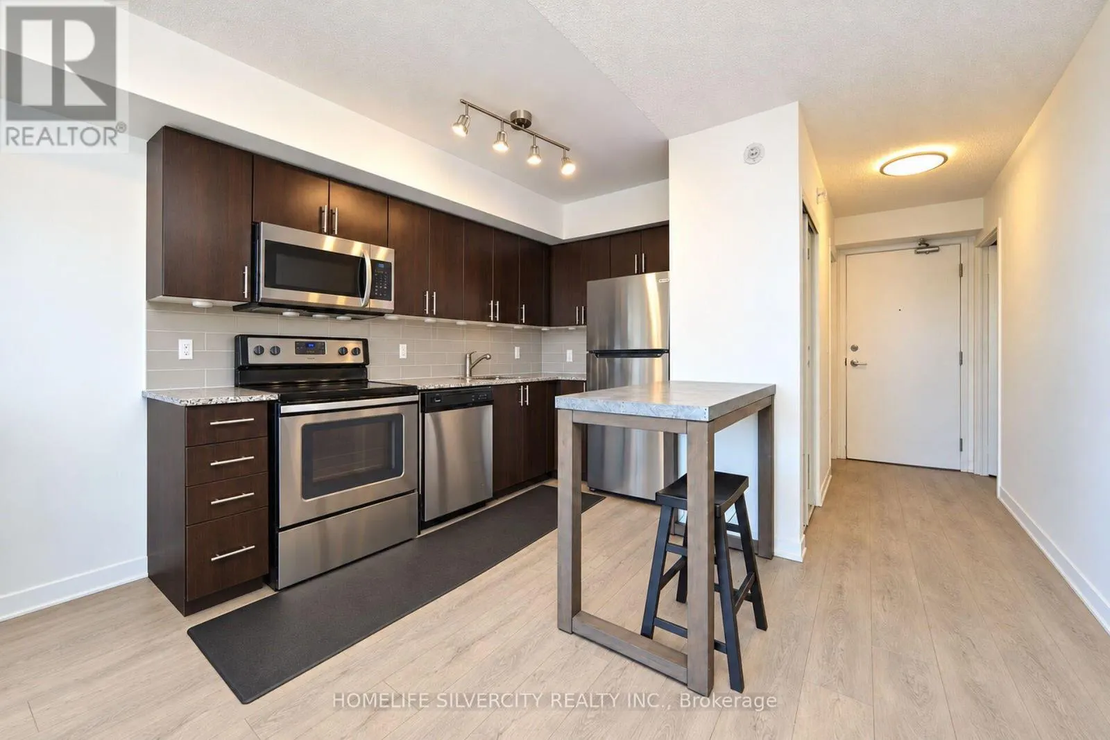 1405 - 1420 DUPONT STREET