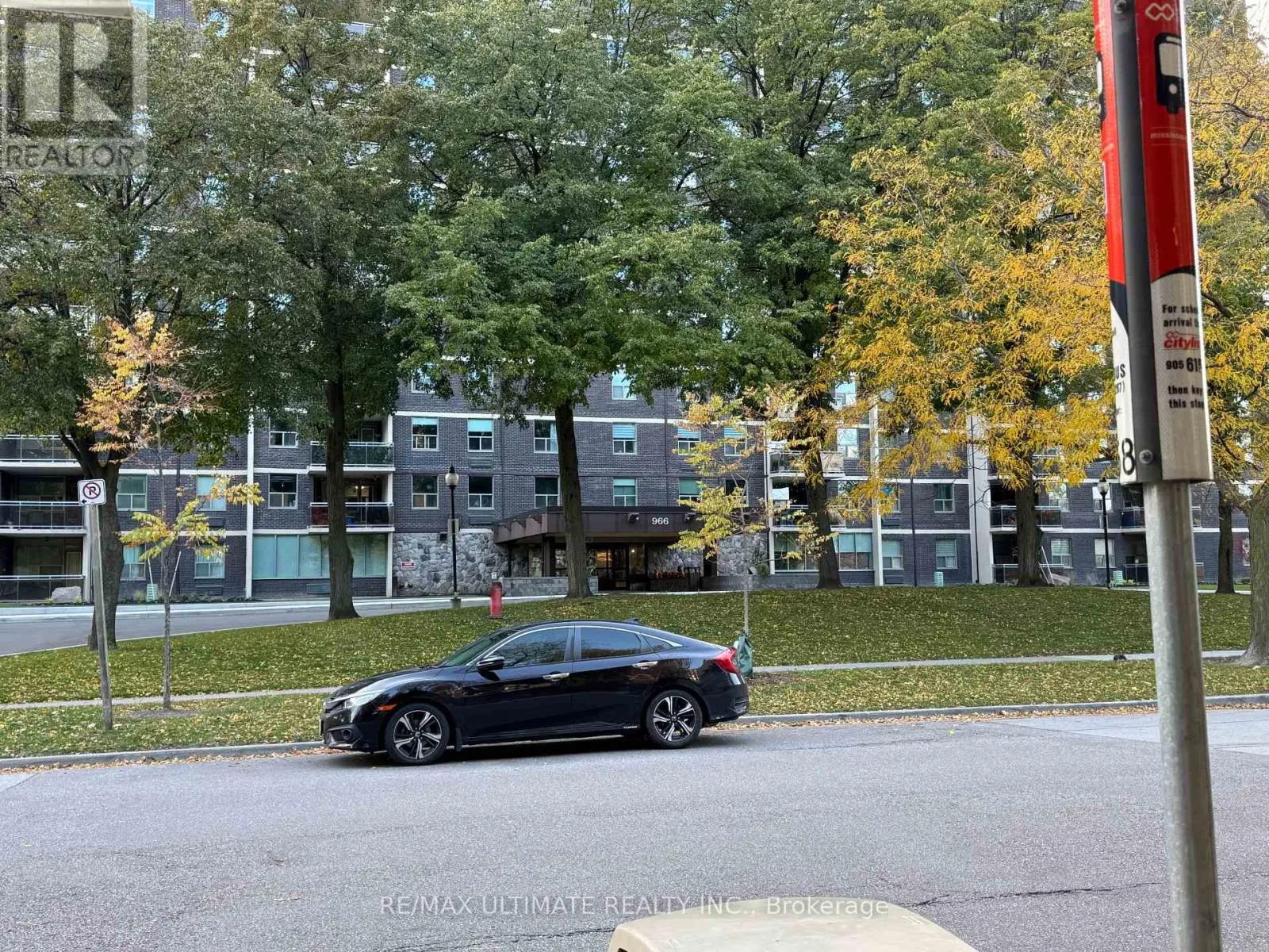 1004 - 966 INVERHOUSE DRIVE