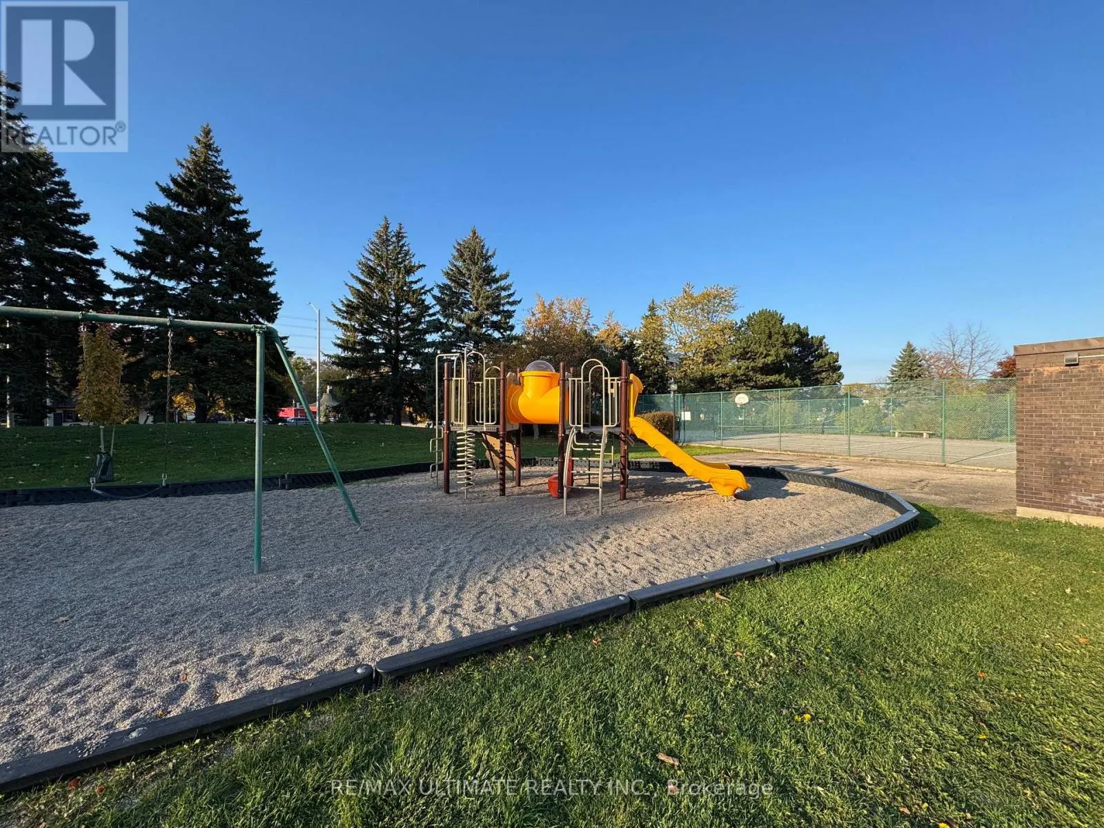 1004 - 966 INVERHOUSE DRIVE