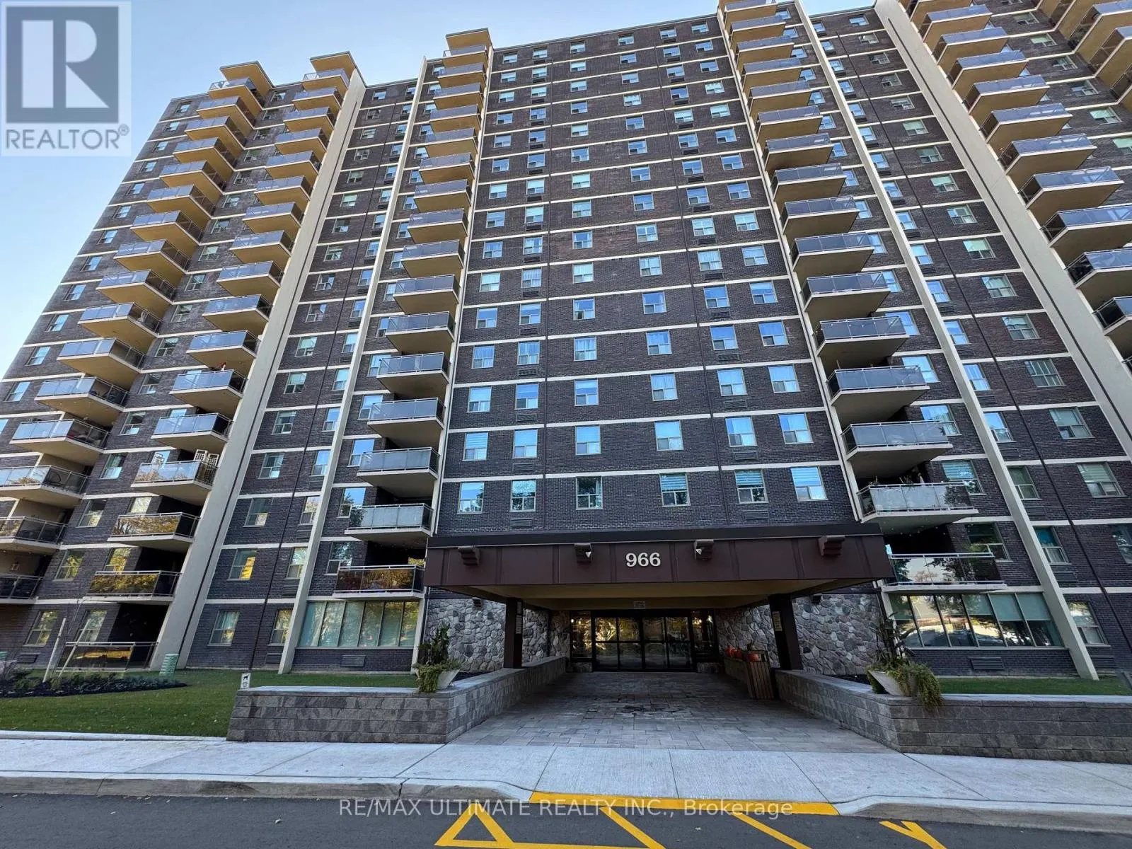 1004 - 966 INVERHOUSE DRIVE