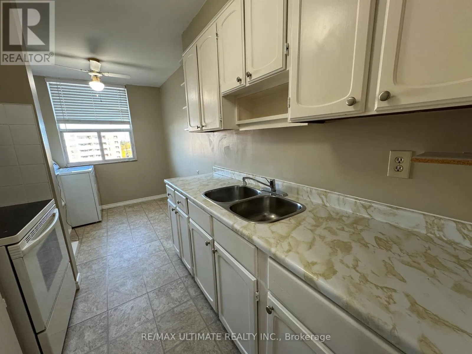 1004 - 966 INVERHOUSE DRIVE