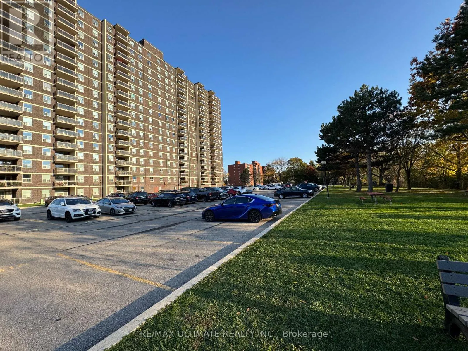 1004 - 966 INVERHOUSE DRIVE