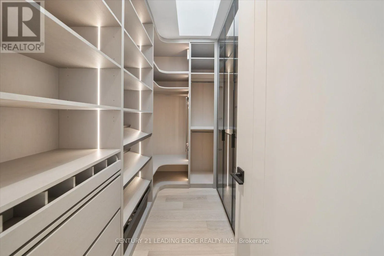 1187 ISLINGTON AVENUE