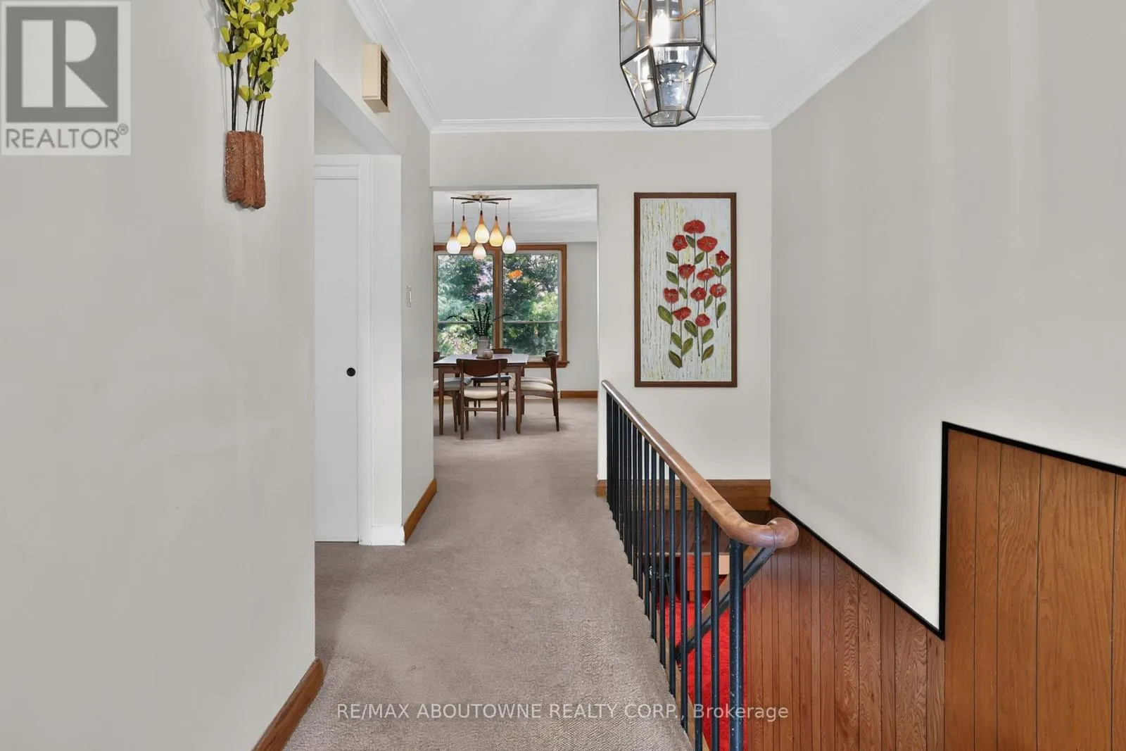 2086 GLENFOREST CRESCENT