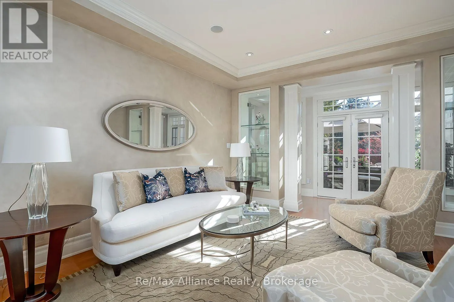 1426 LAKESHORE ROAD E