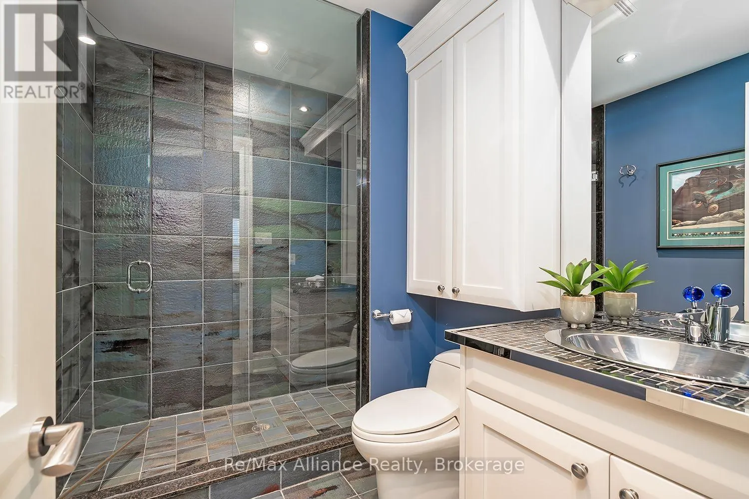 1426 LAKESHORE ROAD E