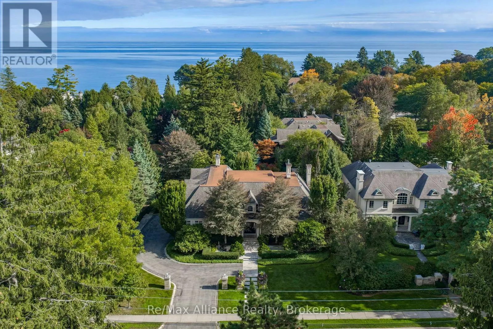 1426 LAKESHORE ROAD E