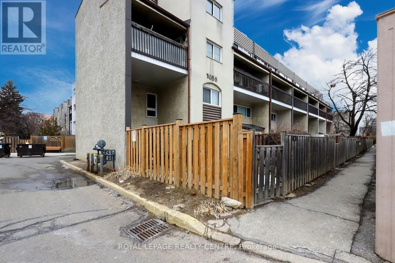 171 - 1055 DUNDAS STREET E