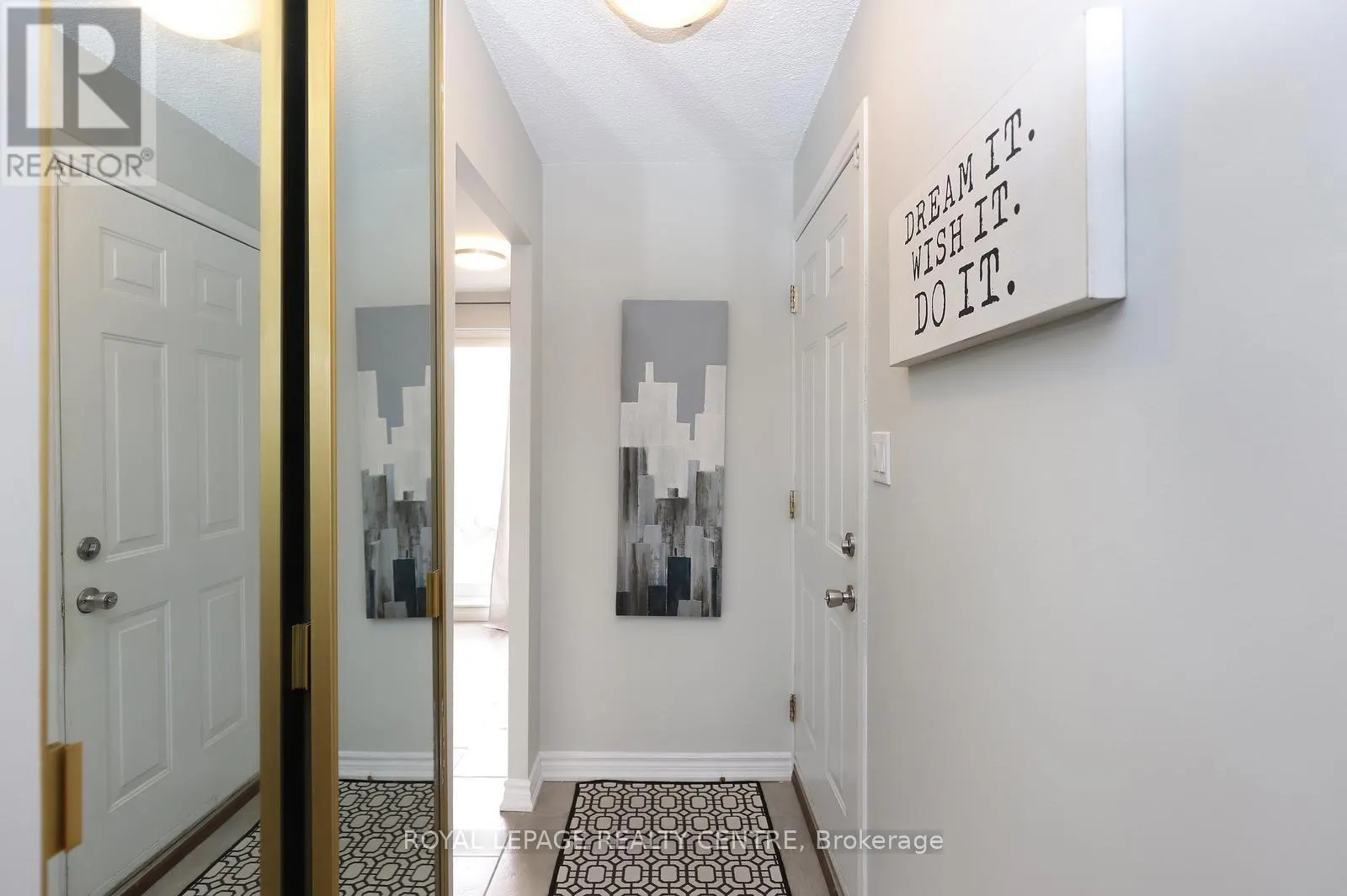 171 - 1055 DUNDAS STREET E