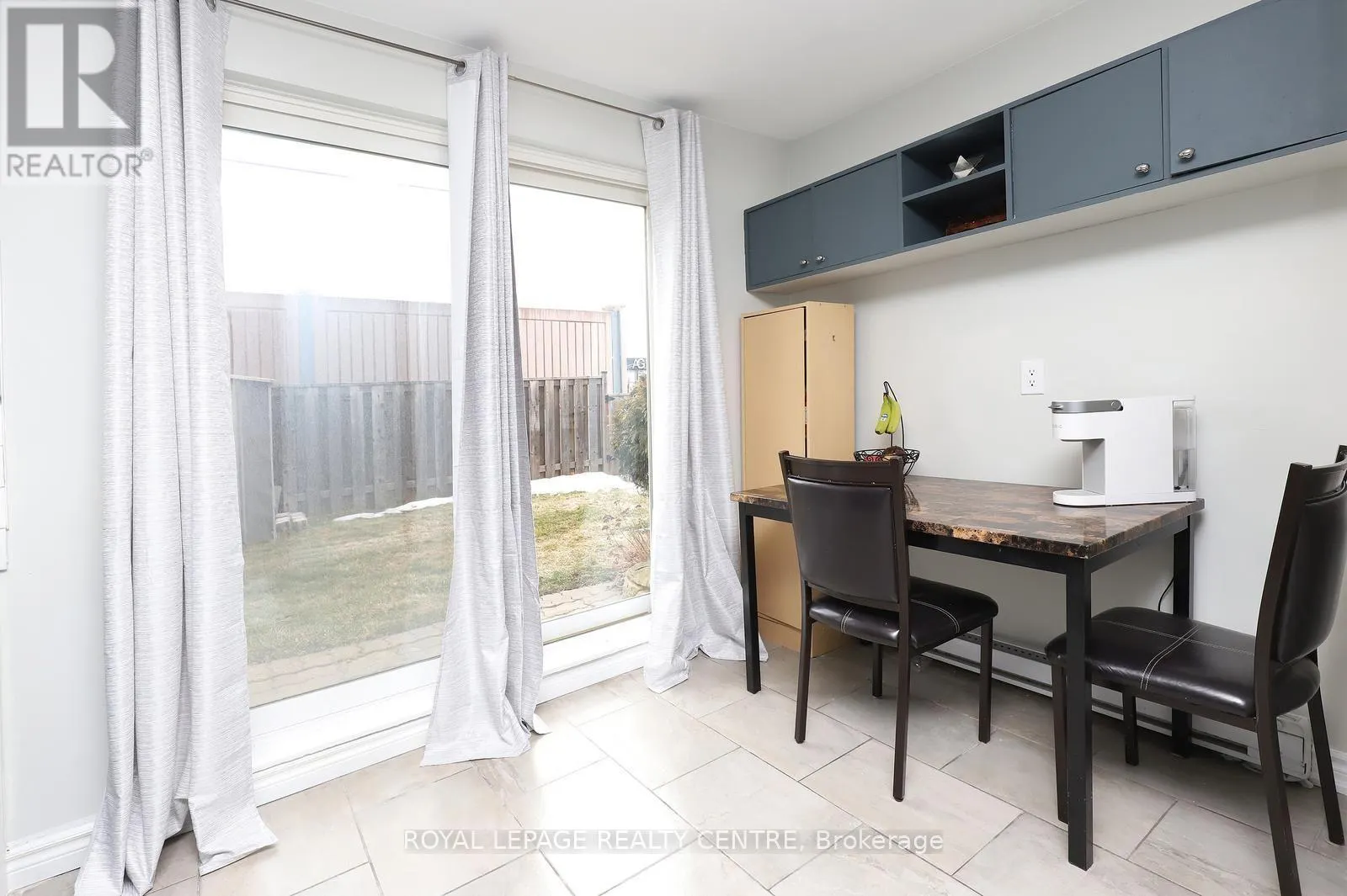 171 - 1055 DUNDAS STREET E