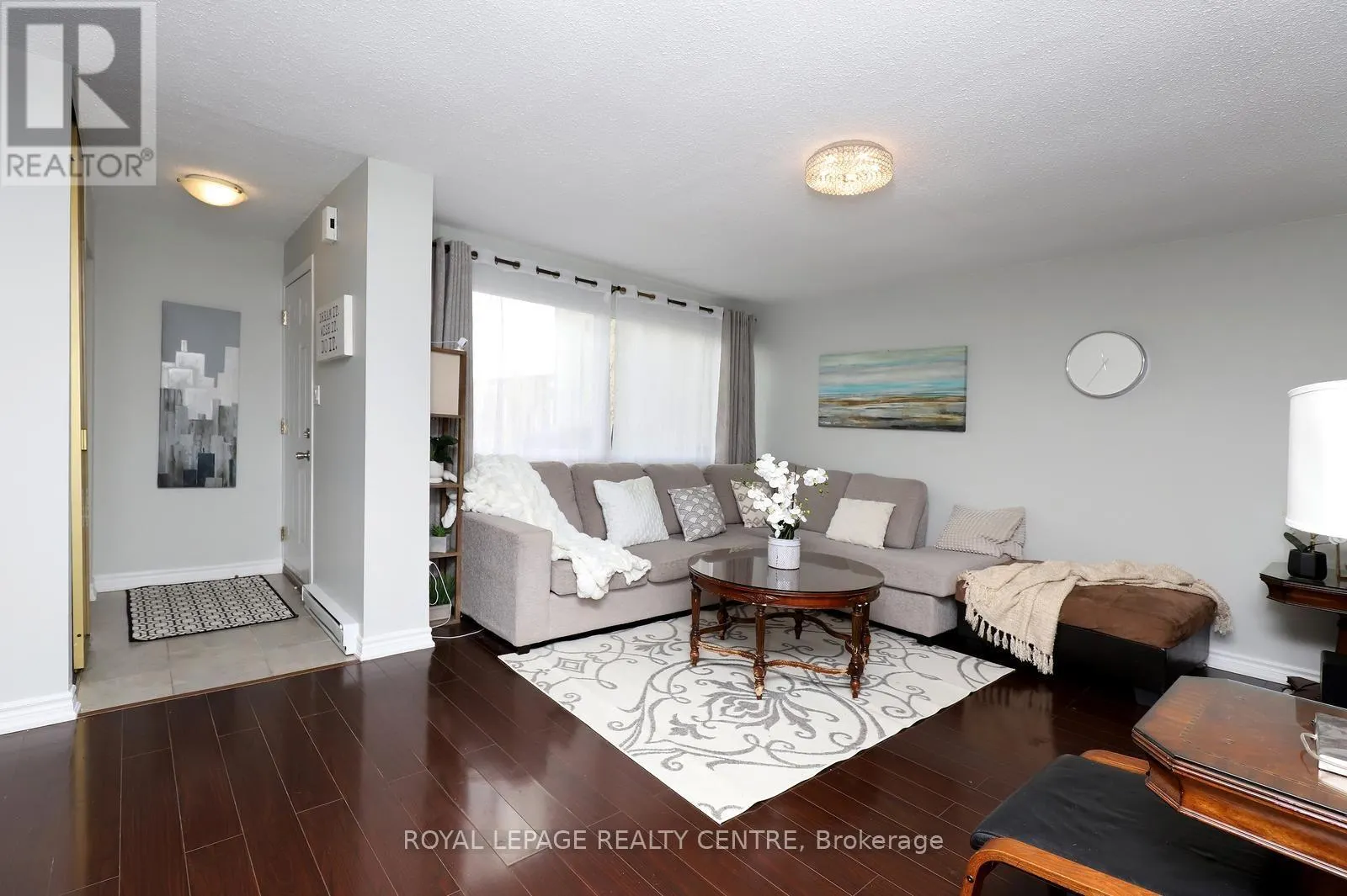 171 - 1055 DUNDAS STREET E