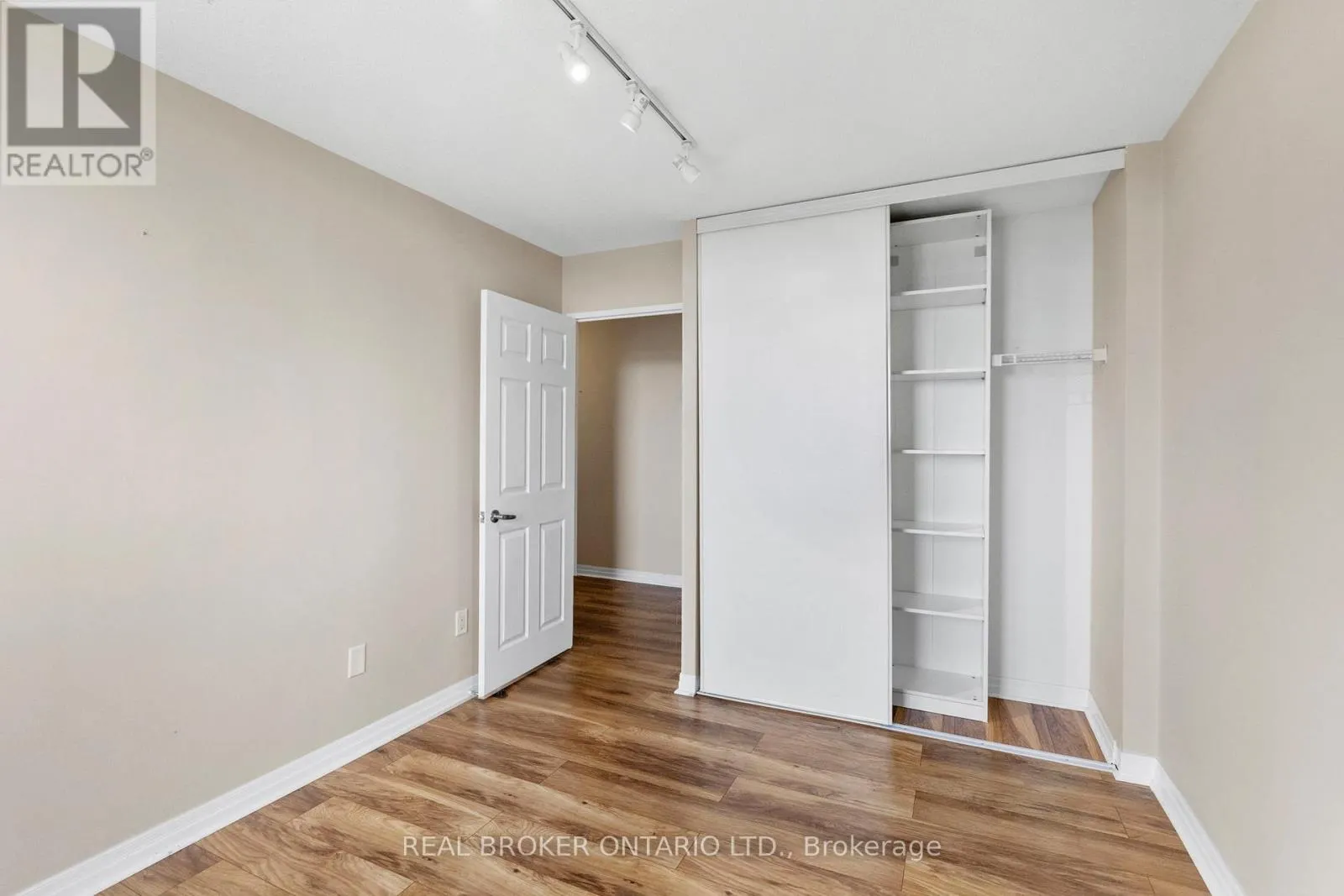 1603 - 30 MALTA AVENUE