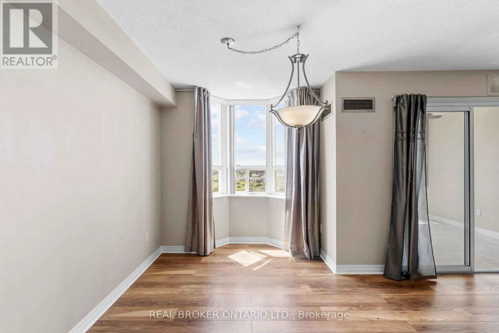 1603 - 30 MALTA AVENUE