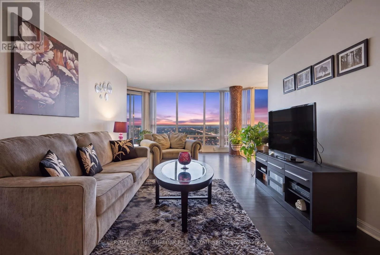2407 - 45 KINGSBRIDGE GARDEN CIRCLE
