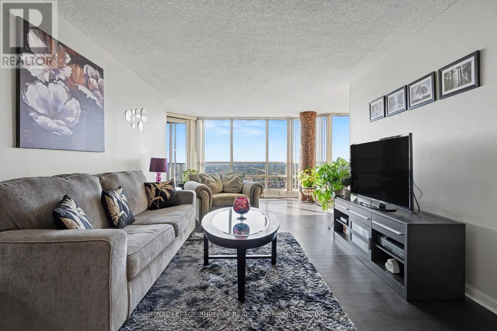 2407 - 45 KINGSBRIDGE GARDEN CIRCLE