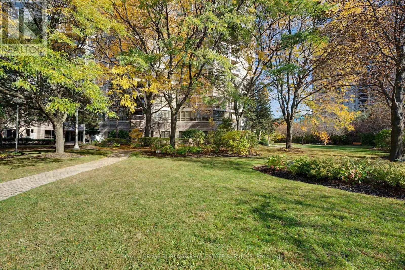 2407 - 45 KINGSBRIDGE GARDEN CIRCLE